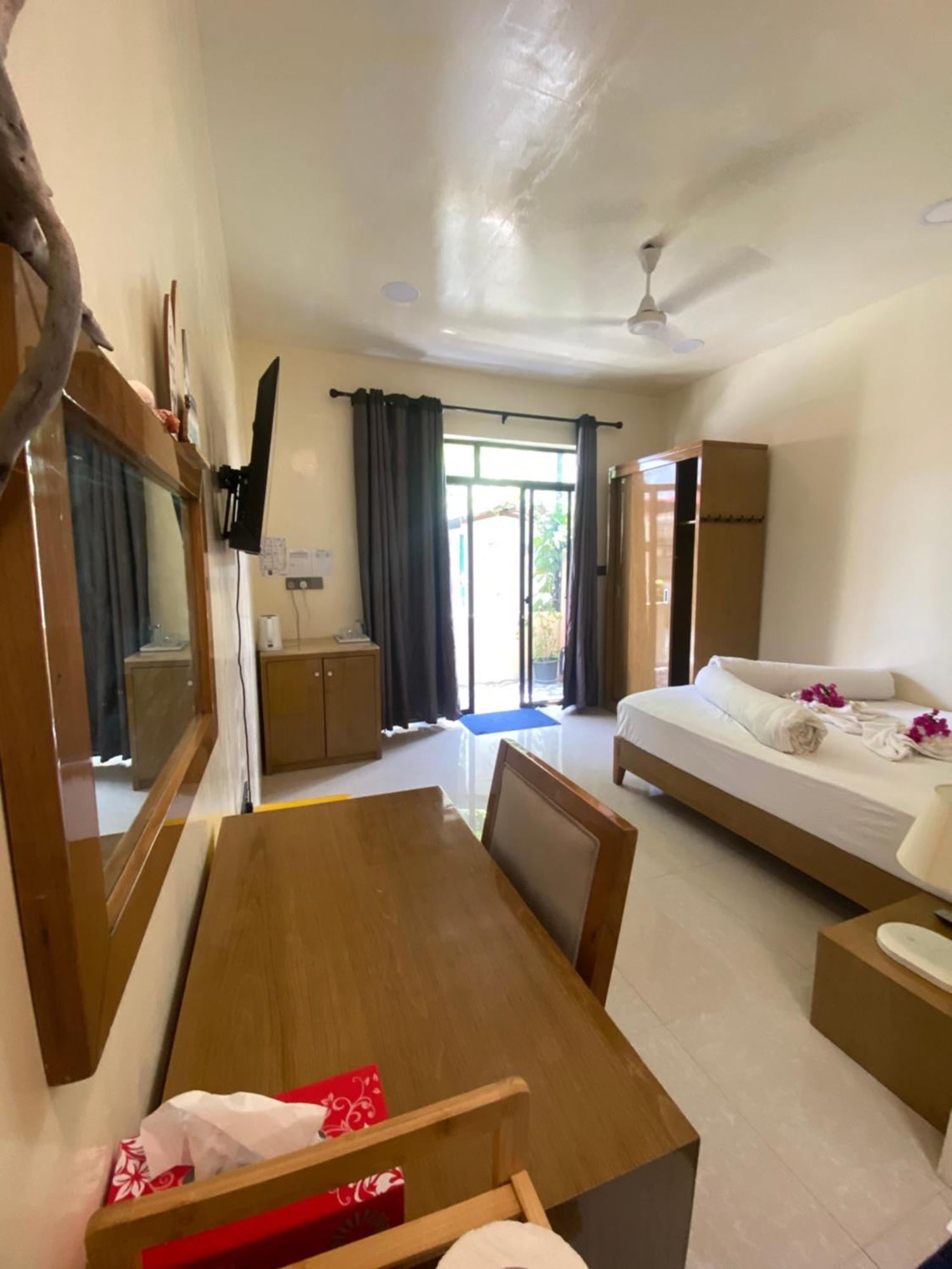 Maavaharu Guest House Himmafushi Exterior photo