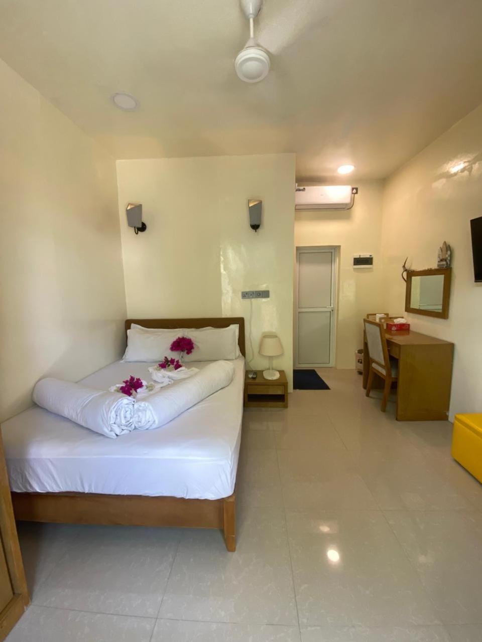 Maavaharu Guest House Himmafushi Exterior photo